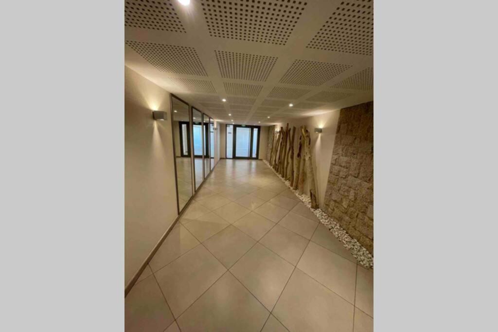 Appartement Piscine Terasse Gym Sauna Balneo Сен Максим Екстериор снимка